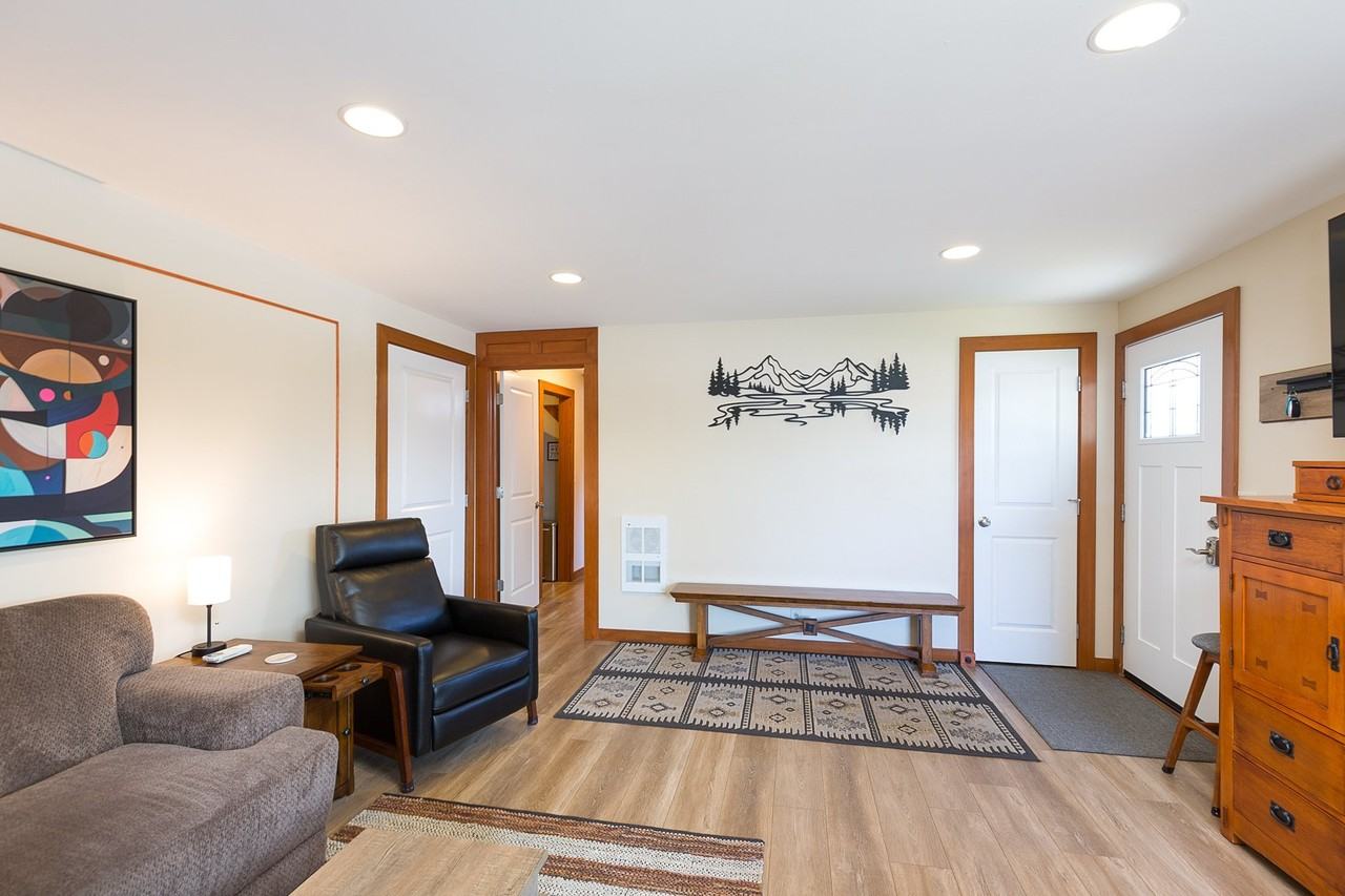 218 W Bell St #A - Photo 4 of 11