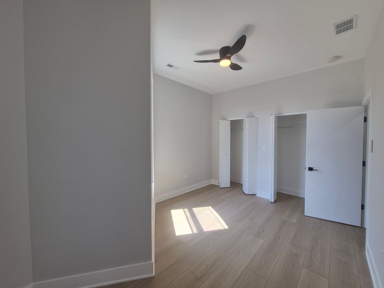 6141 S Greenwood Ave #1 - Photo 6 of 12