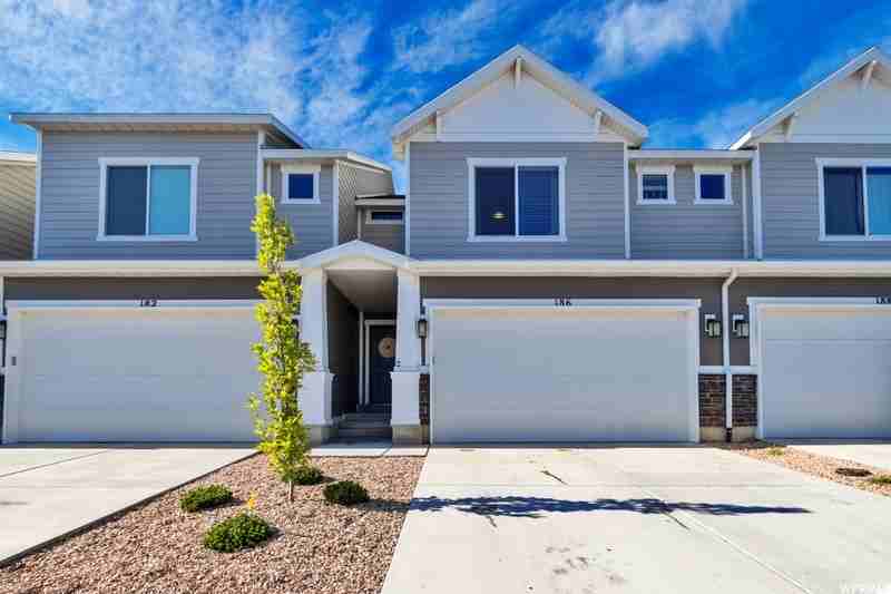 1077 E Jack Dr