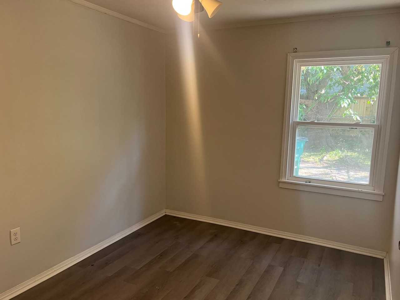 132 Taylor St - Photo 4 of 10