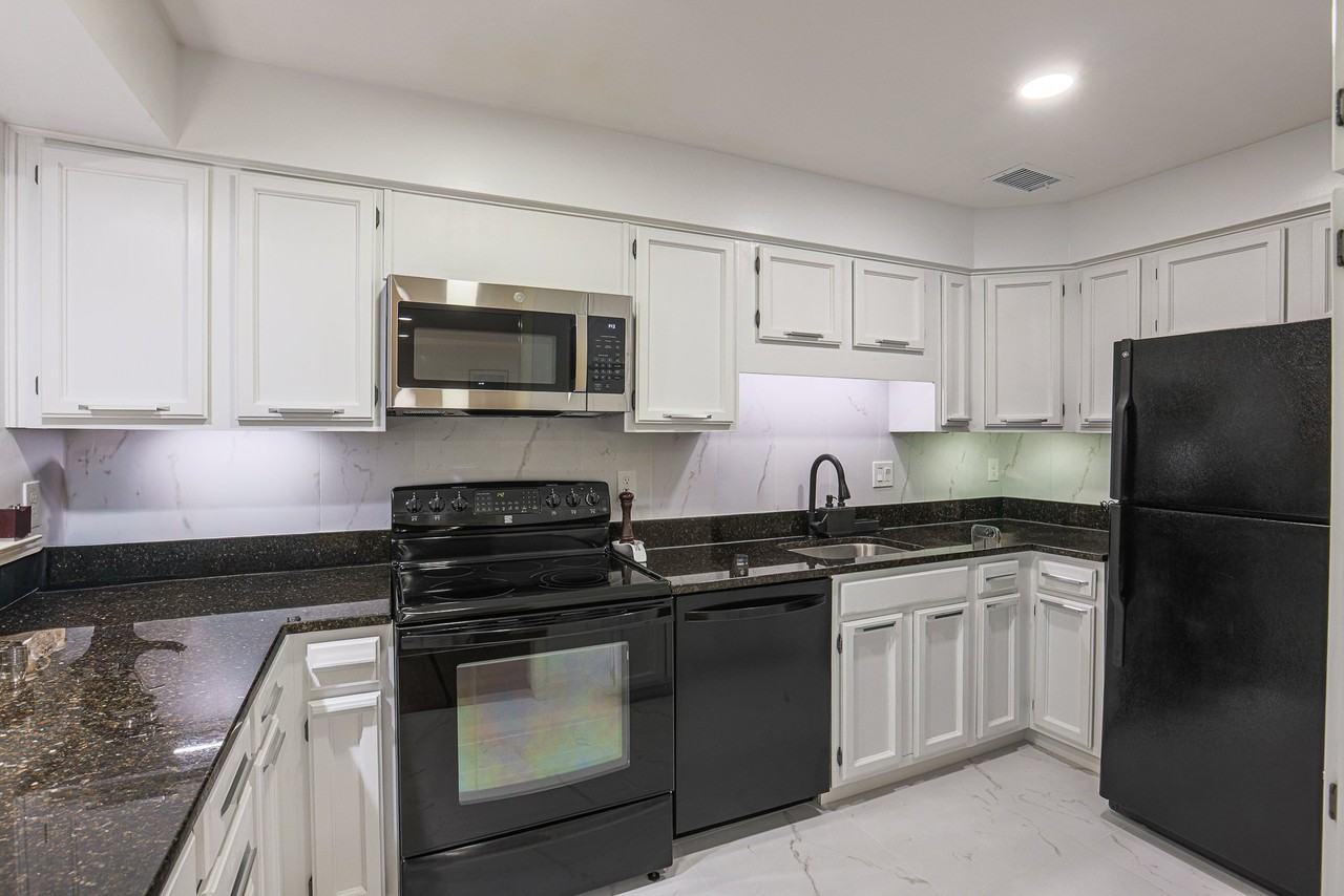 5715 Brewer House Cir #201 - Photo 5 of 20