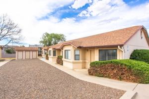 featured image of 8460 E Lakeshore Dr