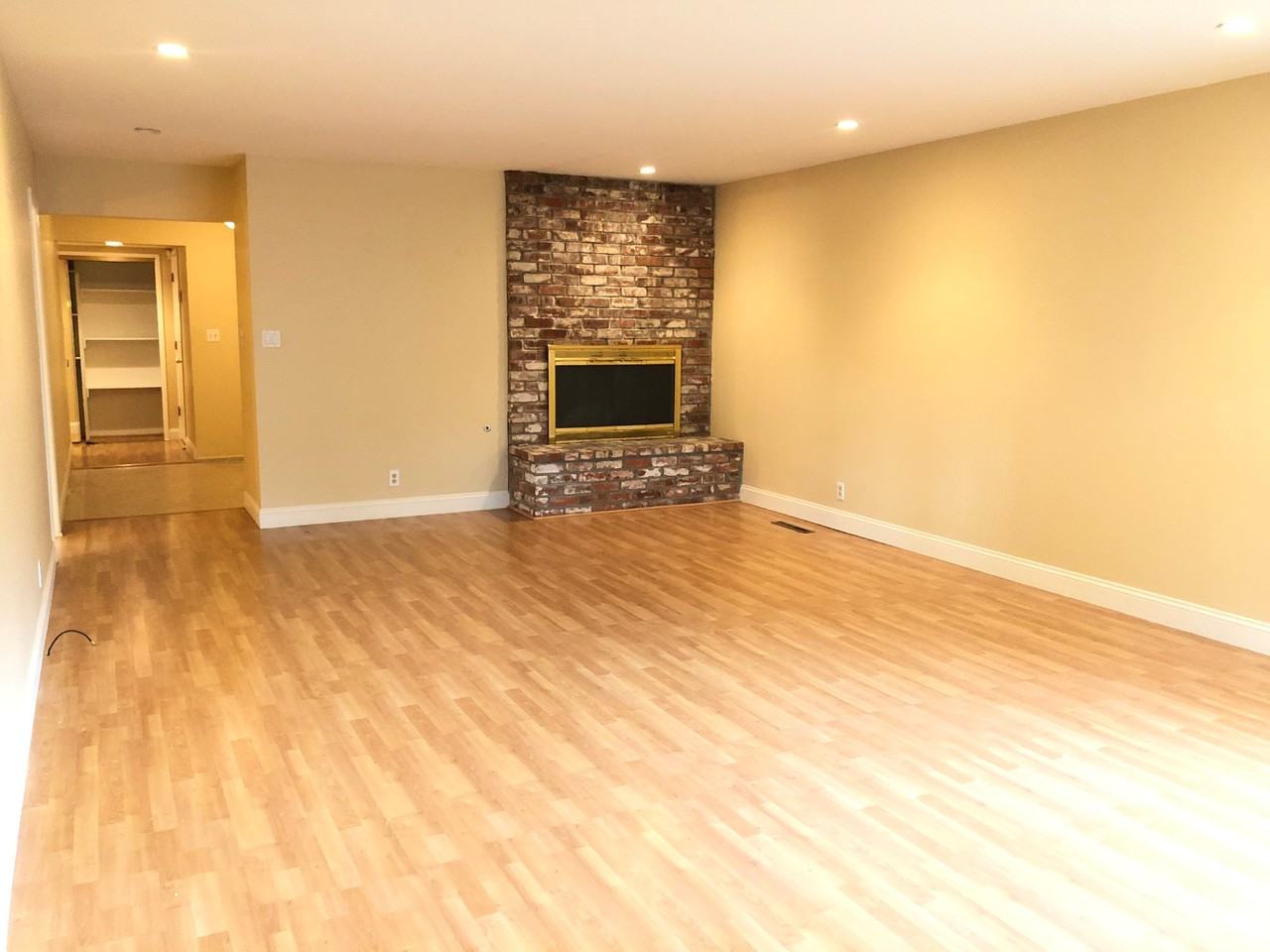 251 Silverado Ct - Photo 2 of 15