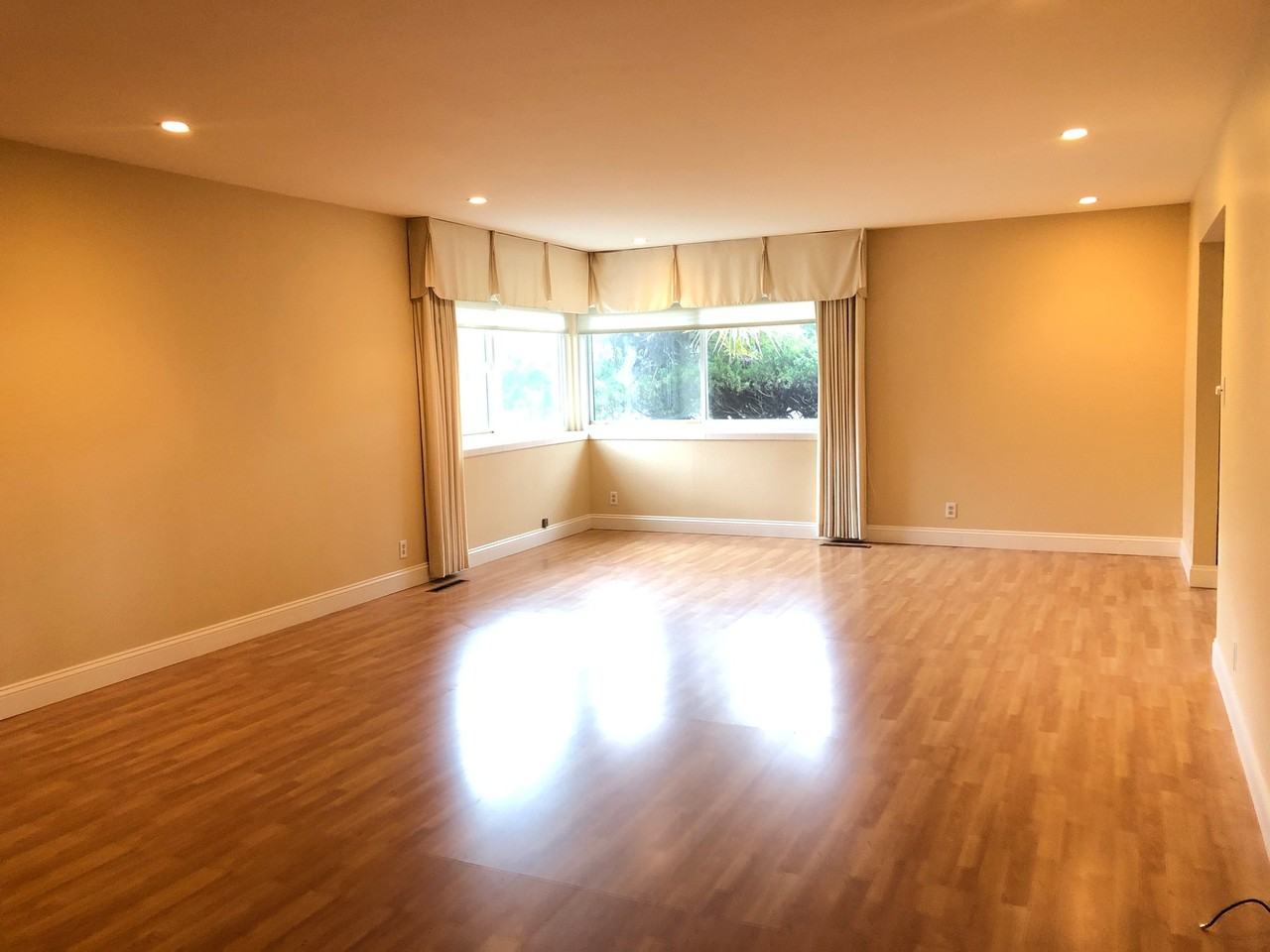 251 Silverado Ct - Photo 3 of 15
