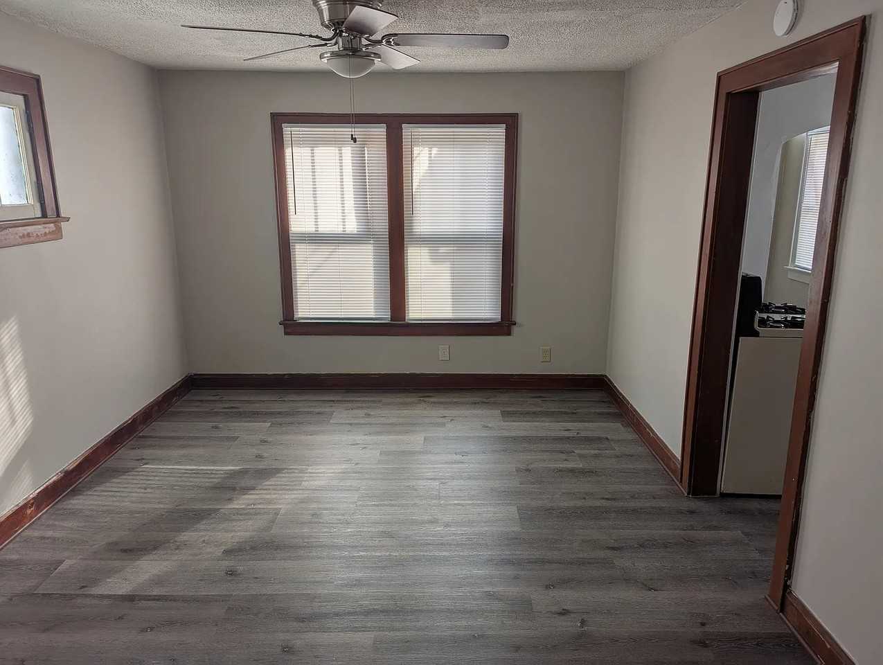 190 Nashoba Ave - Photo 3 of 5
