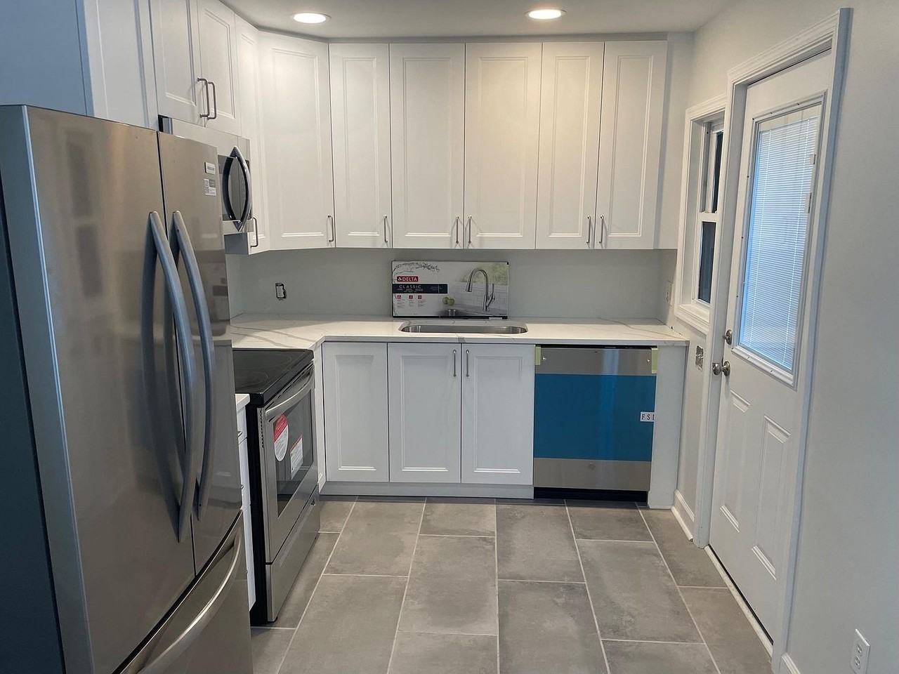 1407 Carter St - Photo 2 of 10