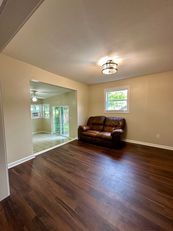 1810 Monroe St #1 - Photo 4 of 19