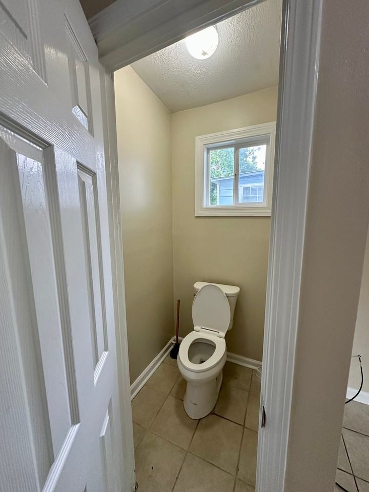 1810 Monroe St #1 - Photo 5 of 19