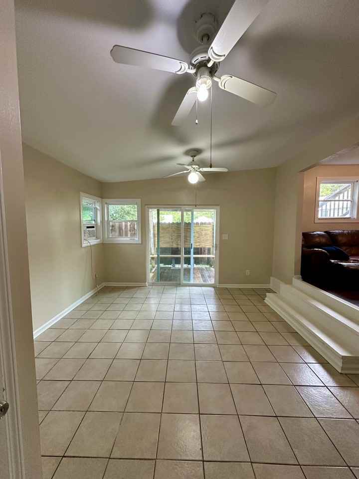 1810 Monroe St #1 - Photo 6 of 19