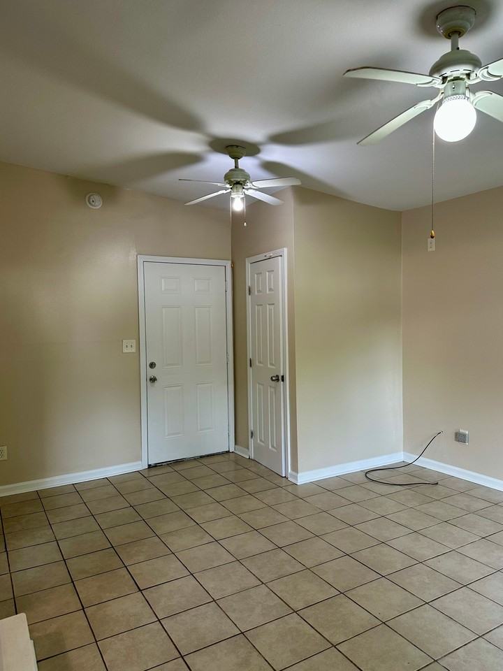 1810 Monroe St #1 - Photo 7 of 19
