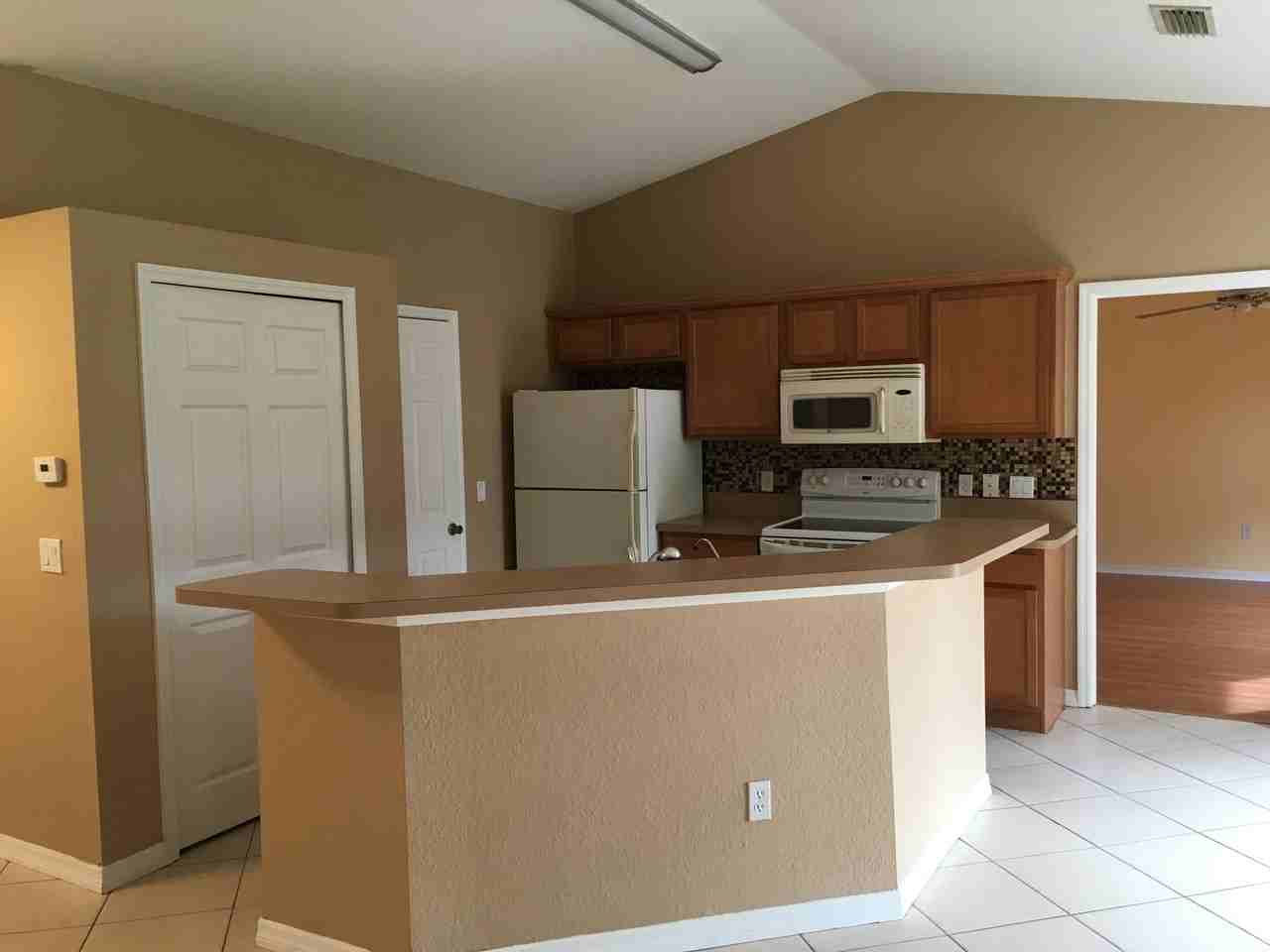 4605 Midland St - Photo 3 of 7