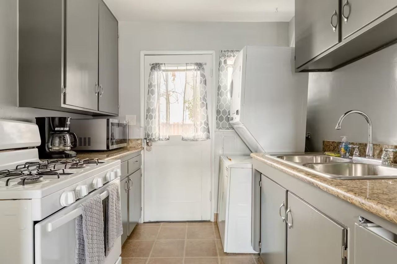 191 E Fillmore St #B - Photo 5 of 19