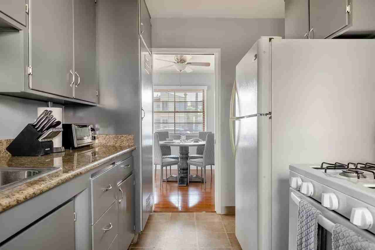 191 E Fillmore St #B - Photo 7 of 19