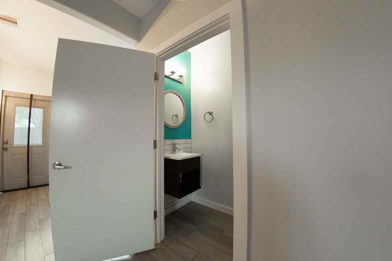 1039 Hillstar St - Photo 4 of 20