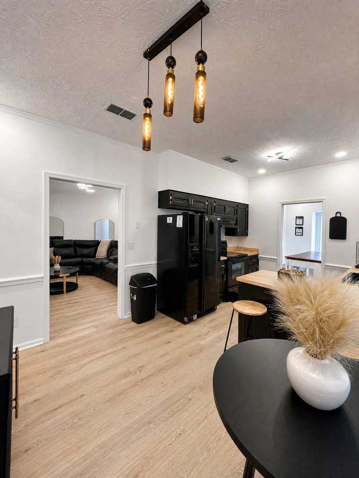 4012 Amberly Rd - Photo 5 of 20