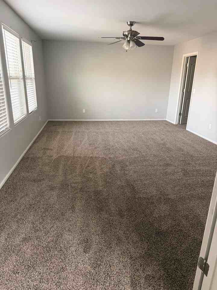 11010 W Elm St - Photo 2 of 13