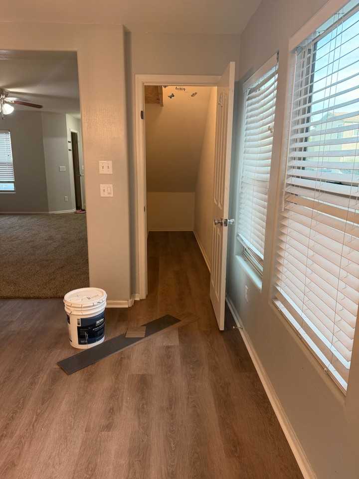 11010 W Elm St - Photo 6 of 13