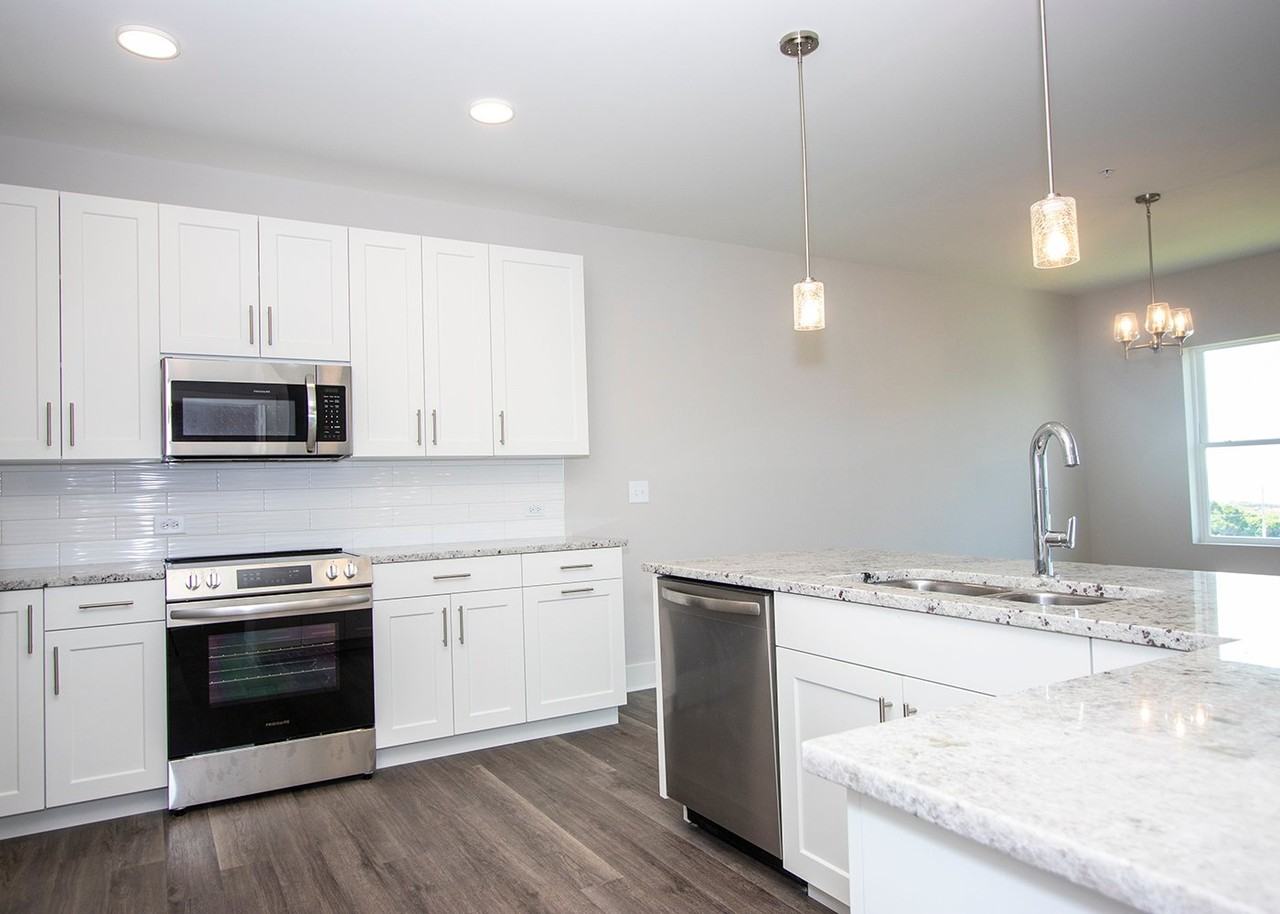 109 Knollwood Dr #G - Photo 7 of 18
