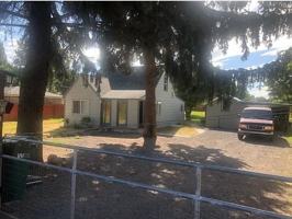 featured image of 3928 Crest St