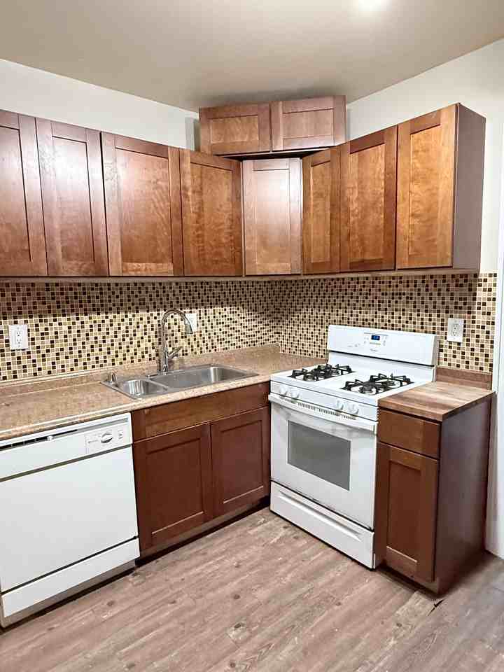 906 E Marine View Dr #1 - Photo 5 of 8