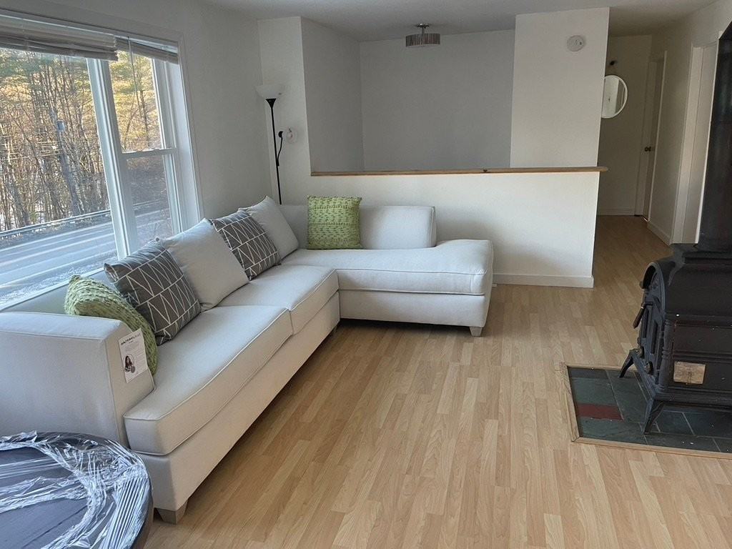 331 N Main St - Photo 7 of 15