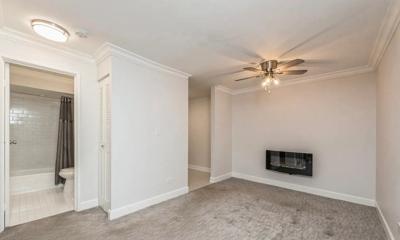 1459 N Winslowe Dr #301 - Photo 5 of 9
