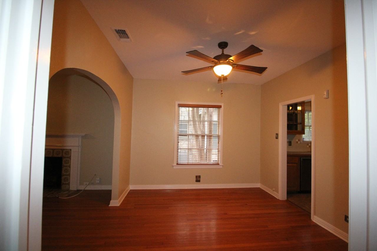 139 Thomas Jefferson Dr - Photo 4 of 12