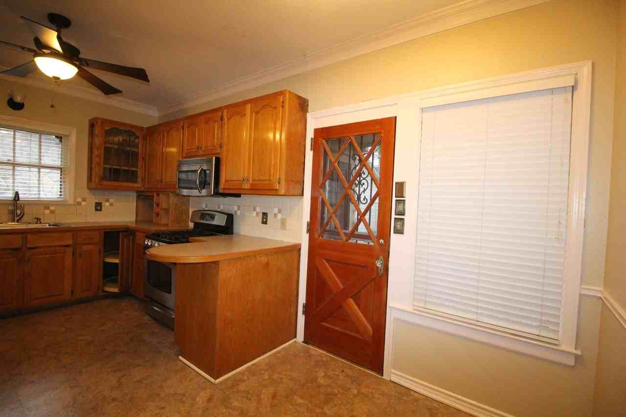 139 Thomas Jefferson Dr - Photo 7 of 12