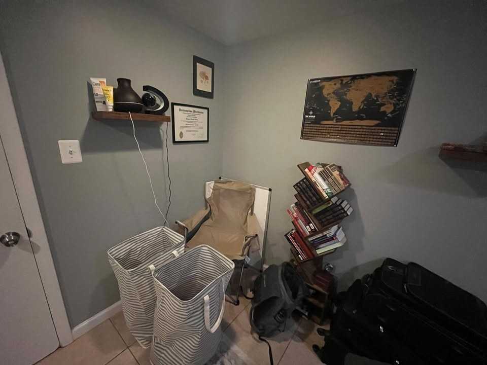 1360 Girard St Nw - Photo 3 of 5