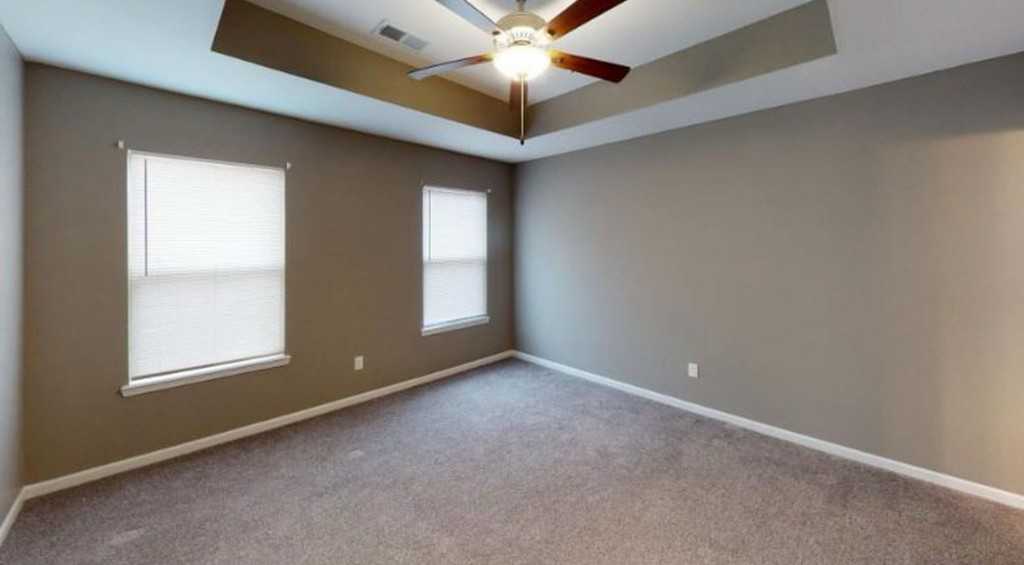 200 Sw Laurel Dr - Photo 7 of 10