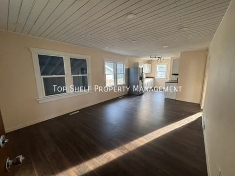 217 E 14th St N - Photo 2 of 12
