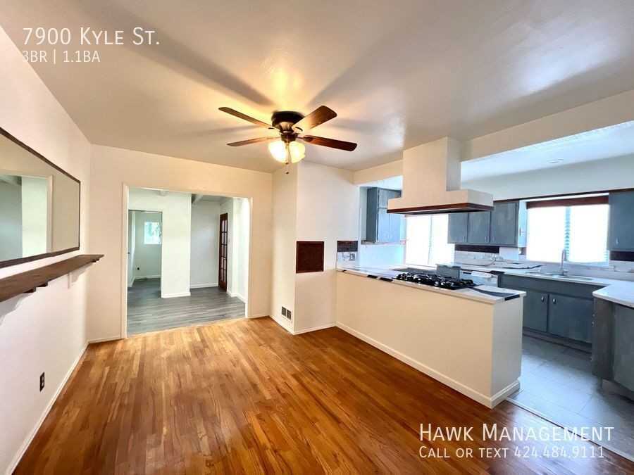 7900 Kyle St - Photo 3 of 18