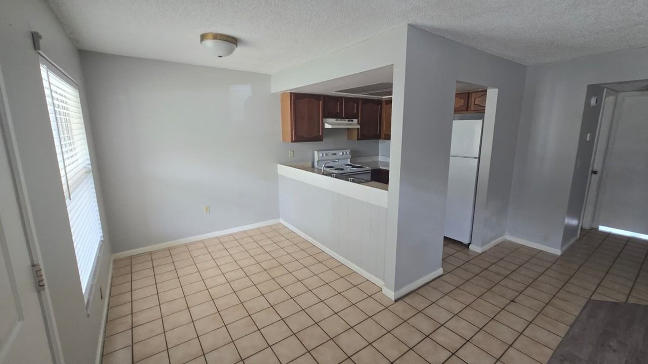 1802 Barton Dr, Kissimmee 34741 - Photo 2 of 14
