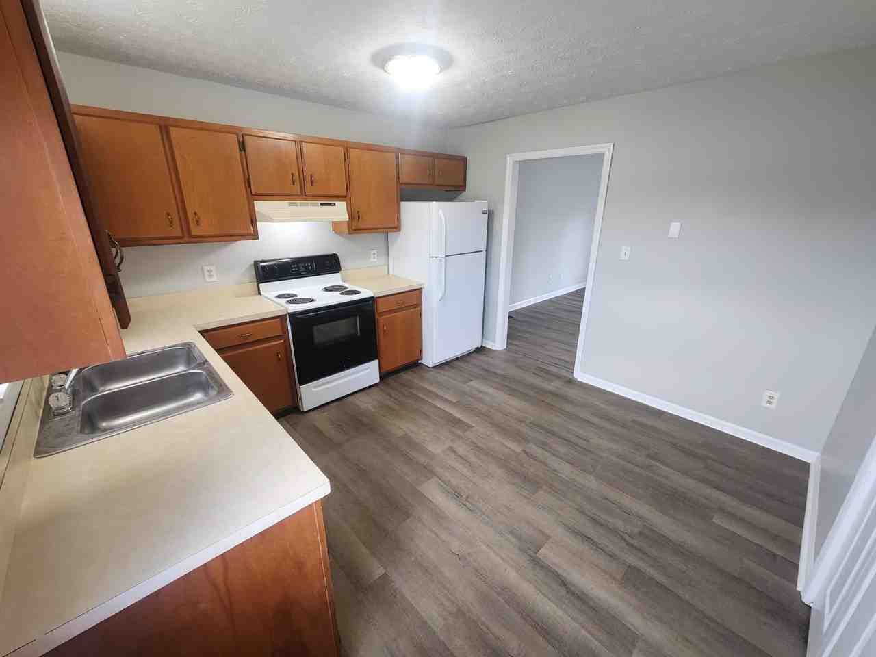 100 Beth Drive - Photo 3 of 10