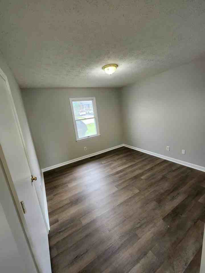 100 Beth Drive - Photo 6 of 10