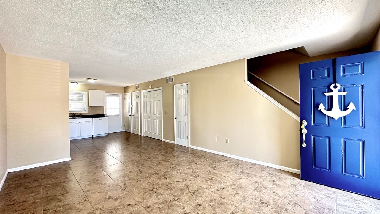 835A Ellen St - Photo 3 of 21