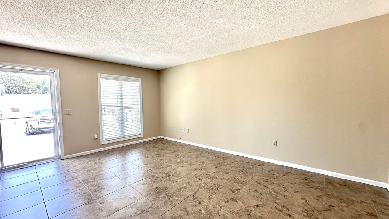 835A Ellen St - Photo 4 of 21