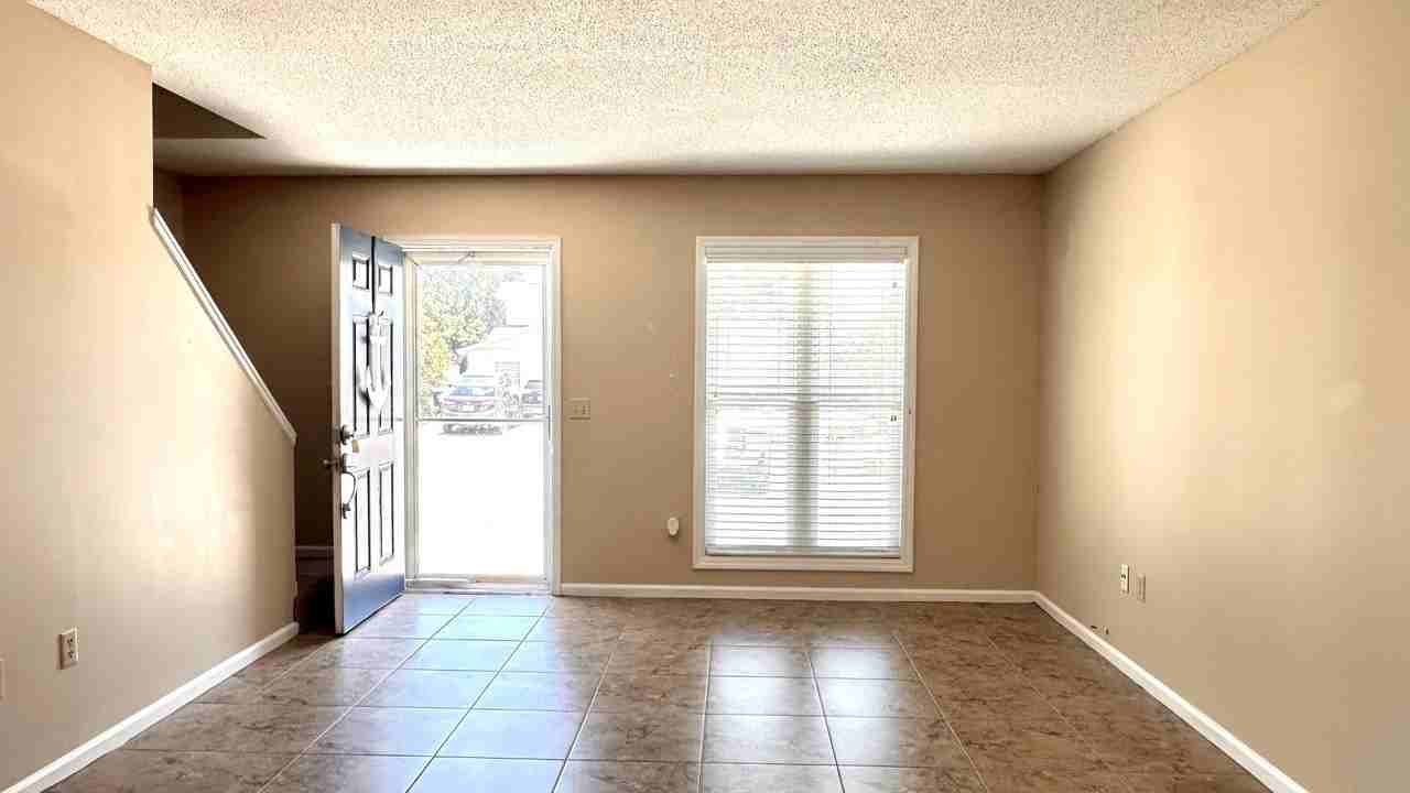 835A Ellen St - Photo 5 of 21