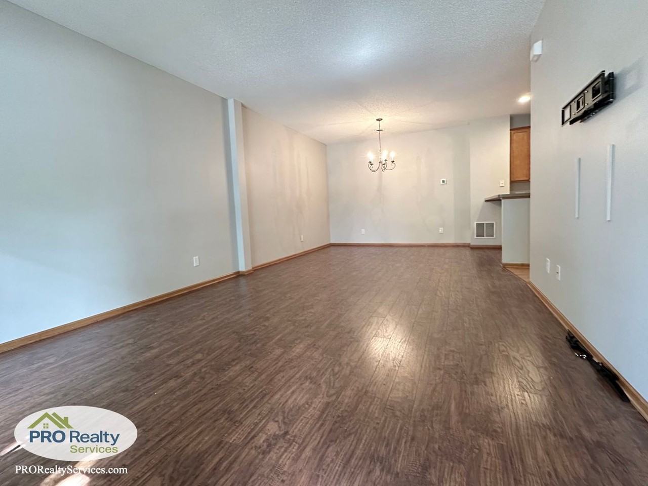 17127 Polk St Nw - Photo 2 of 22