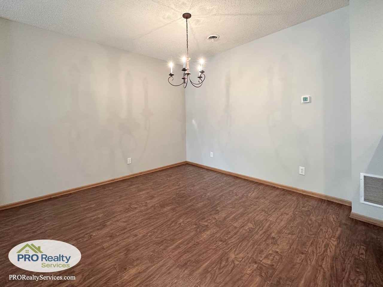 17127 Polk St Nw - Photo 3 of 22