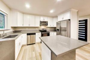 featured image of 25 Devonshire Blvd #01