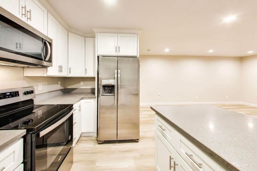 25 Devonshire Blvd #01 - Photo 3 of 23