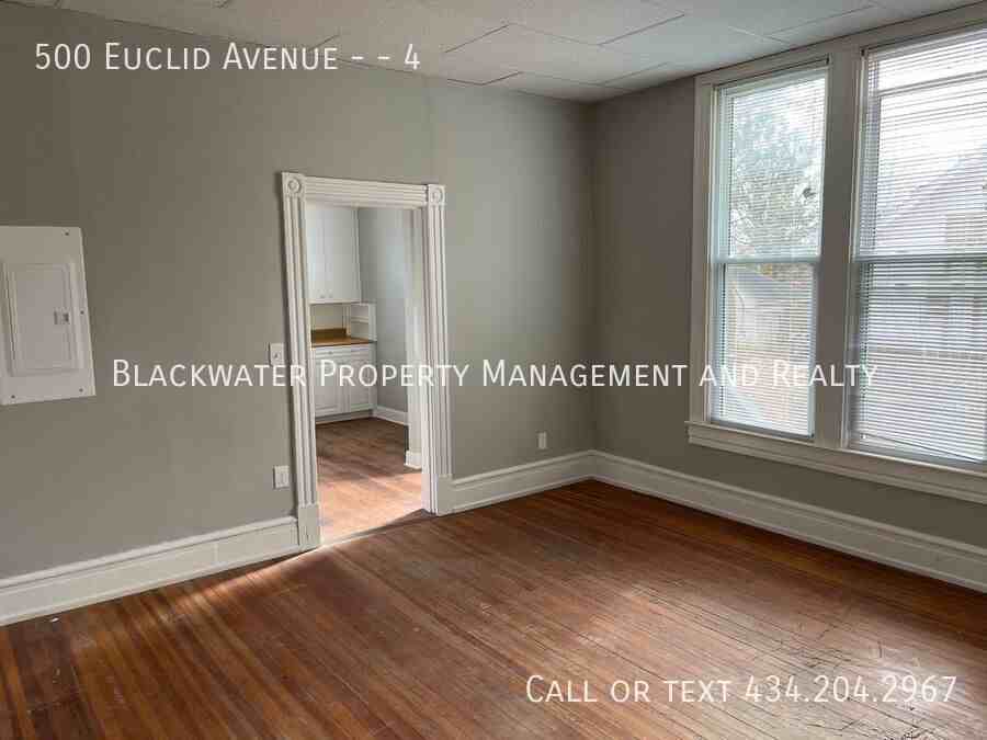 500 Euclid Ave #4 - Photo 3 of 9