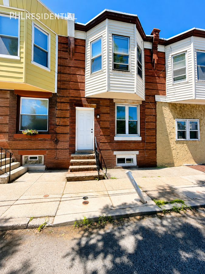 2203 Yelland St - Photo 5 of 5