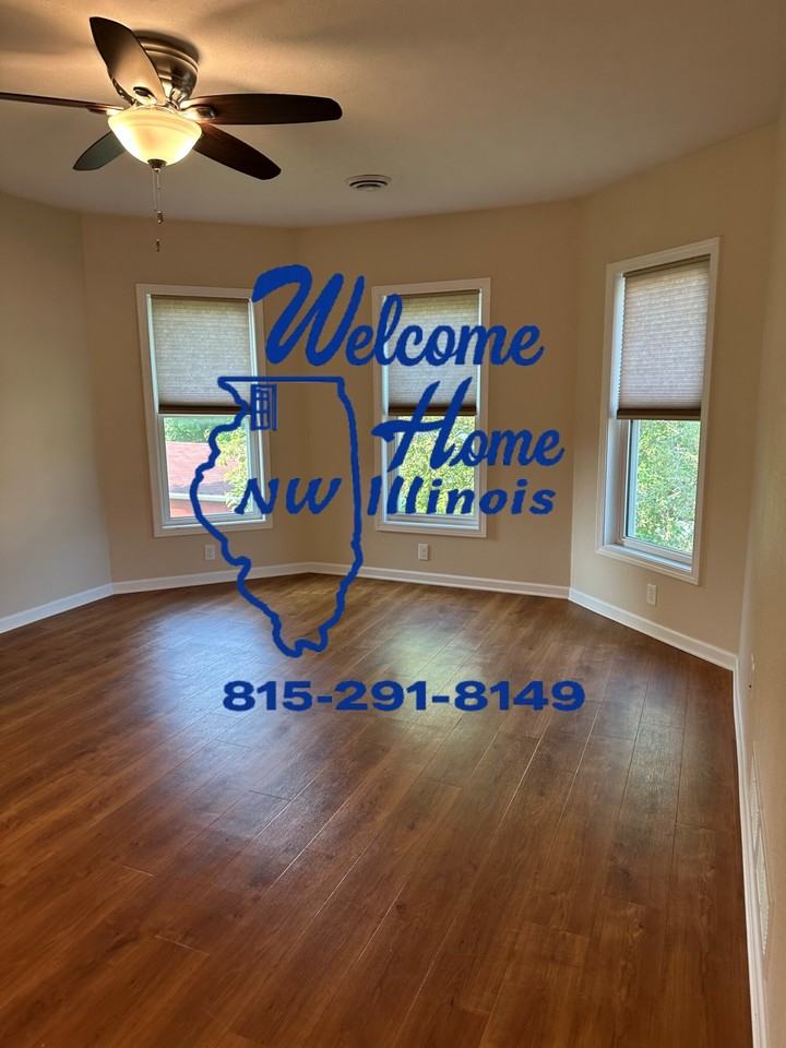 323 1/2 Schuyler - Photo 3 of 23