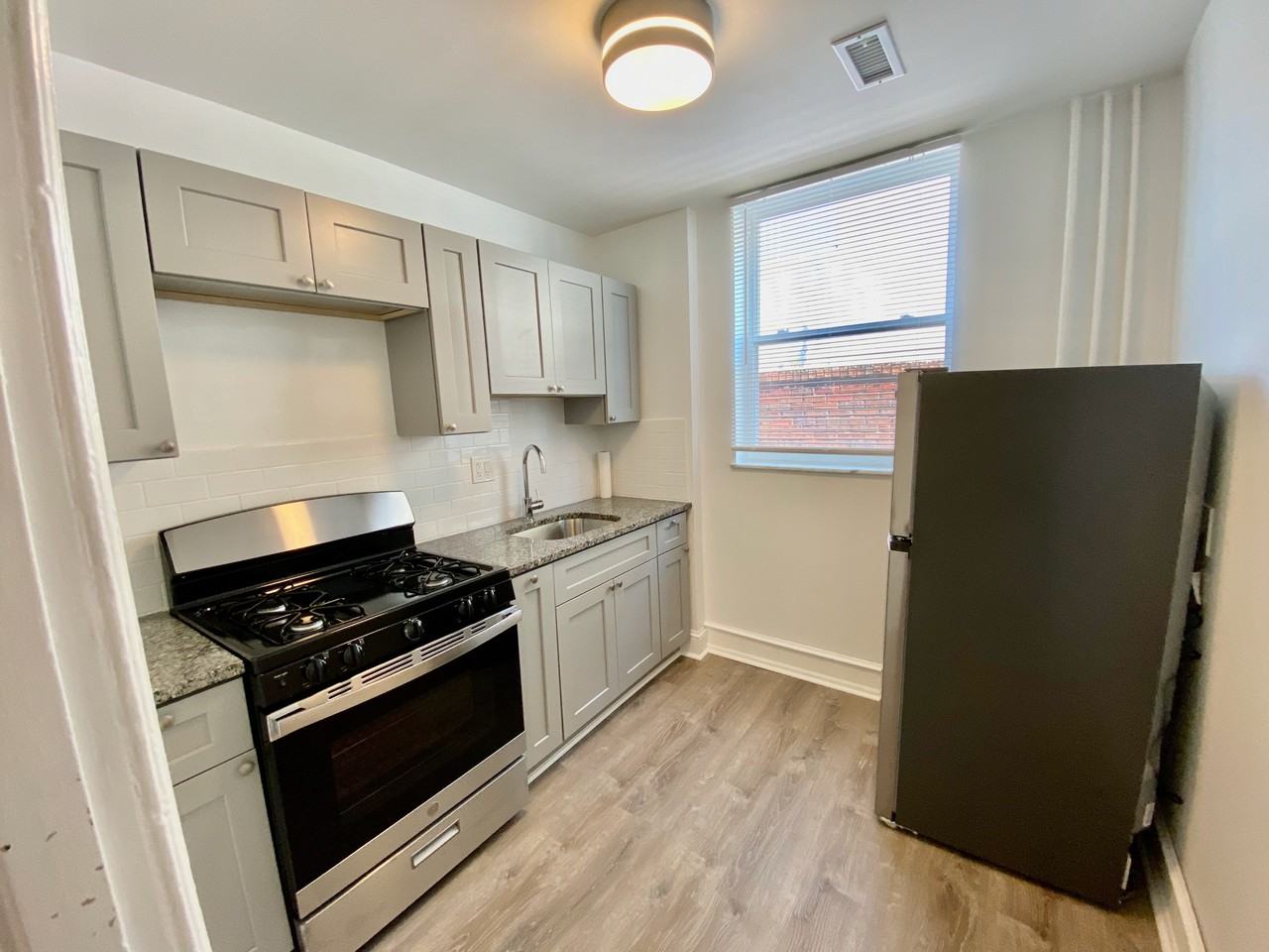 2532 South Broad Street - Photo 5 of 22