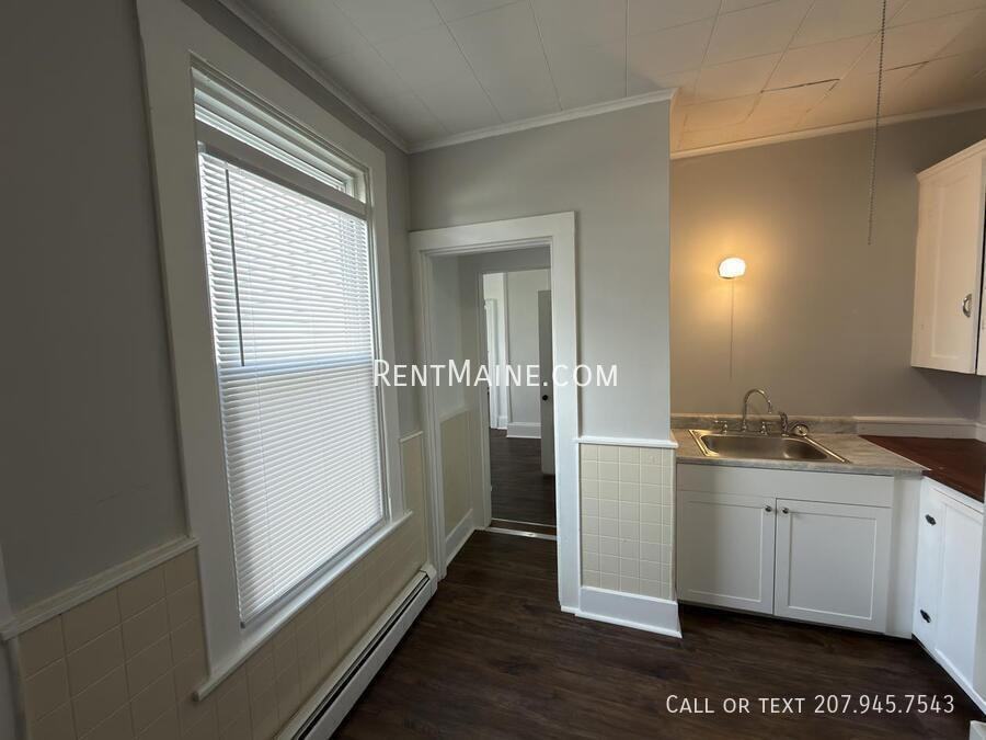 32 Coombs St #2 - Photo 2 of 12