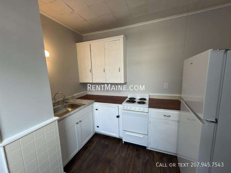 32 Coombs St #2 - Photo 3 of 12