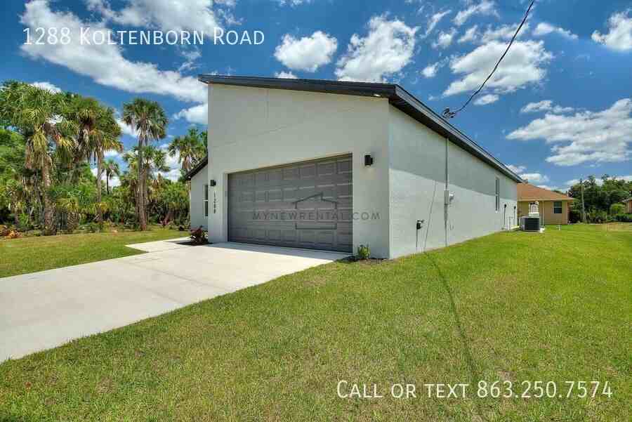 1288 Koltenborn Rd - Photo 4 of 38