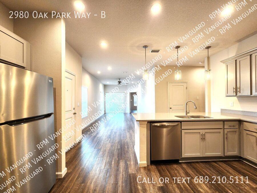 2980 Oak Park Way #B - Photo 4 of 20